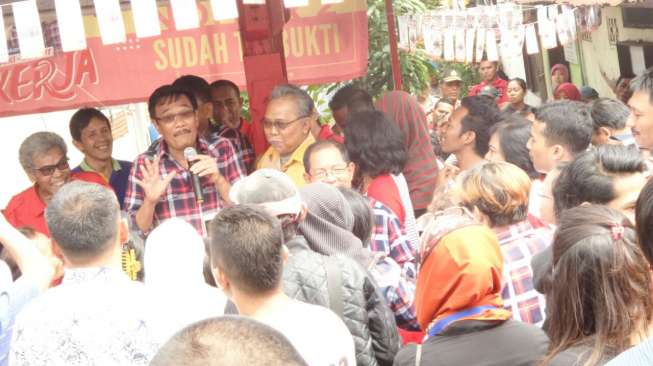 Ahok Sidang, Djarot Tetap Kampanye