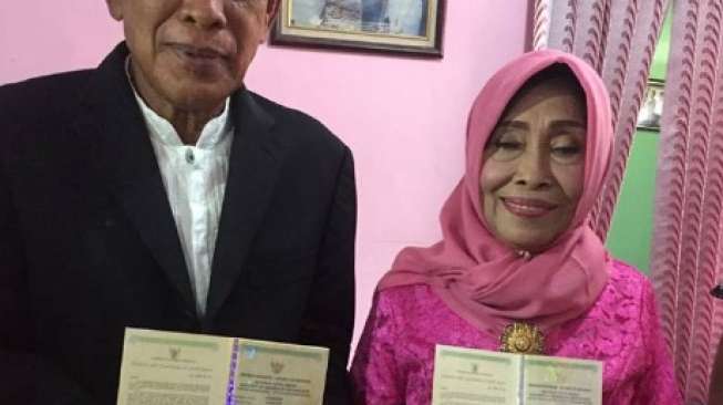 Wow, Perempuan Ini Akhiri Masa Lajang di Usia 71 tahun