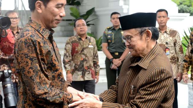 Bertemu Habibie, Jokowi Setuju Kembangkan Industri Penerbangan