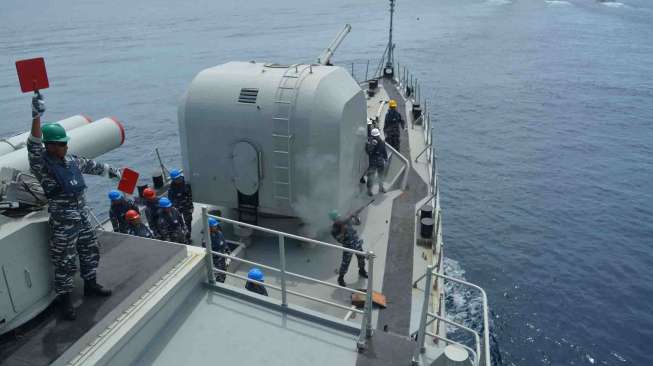 Latihan Pratugas Satgas Operasi Pengamanan Perbatasan (Pamtas) Maphilindo 2017 di Laut Jawa, Sabtu (21/1).