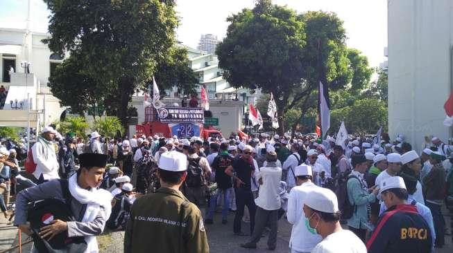 Dua Ribu Laskar Bakal Kawal Rizieq ke Polda Metro, Besok Pagi