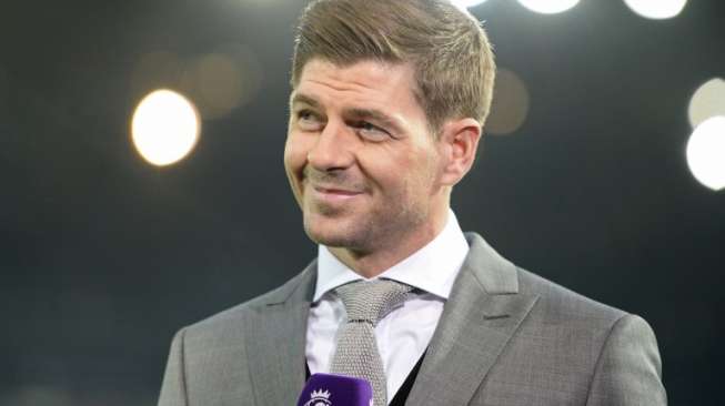 Steven Gerrard Undang Satu Keluarga Ini Bertemu, Alasannya Buat Terharu