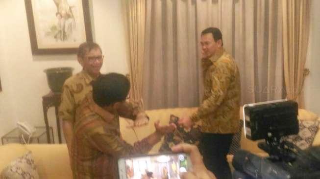 Difitnah Ribut Soal Duit, Ahok Tanya Djarot Cara Lempar Gelas