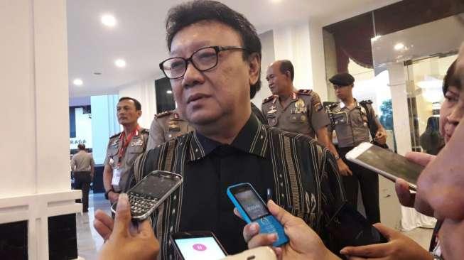 Diduga Fitnah Jokowi, Mendagri Ancam Polisikan Pendukung Ahok