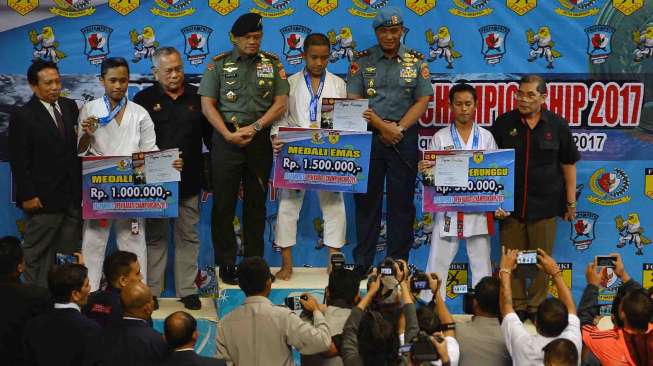 Upacara pembukaan Paspampres Open Karate Championship 2017 di Mahaka Square, Kelapa Gading, Jakarta, Kamis (26/1).