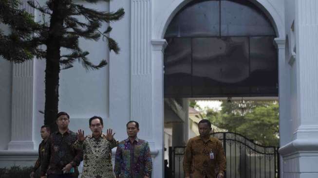 Mantan Ketua KPK Antasari Azhar menemui Presiden Joko Widodo di Istana, Jakarta, Kamis (26/1).