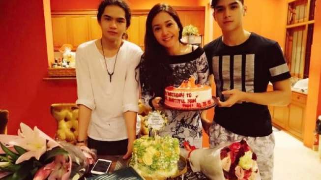 Bikin Haru, Video "Surprise Party" Al dan Dul untuk Maia