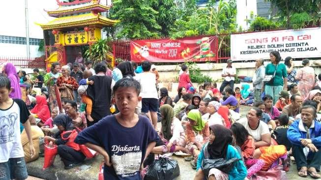 Imlek Kali Ini, Pendapatan Pengemis di Vihara Dharma Bakti Minim