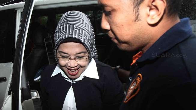 Sylviana Murni penuhi panggilan Direktorat Tindak Pidana Korupsi Bareskrim Polri, di Jakarta, Senin (30/1).