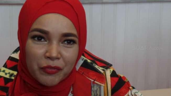 Tidak Mau Berharap Nafkah Suami, Dewi Sandra : Saya Mengharapkan dari Allah