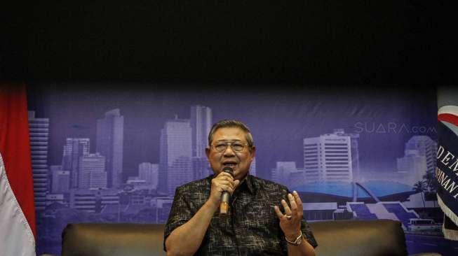 SBY Kembali 'Curhat' di Twitter, Rumahnya Didemo Ratusan Orang