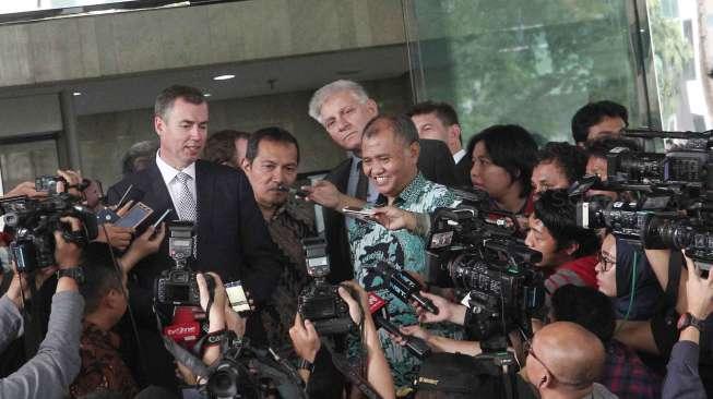 Menteri Kehakiman Australia Michael Keenan berkunjung ke gedung Komisi Pemberantasan Korupsi (KPK), Jakarta, Kamis (2/2).