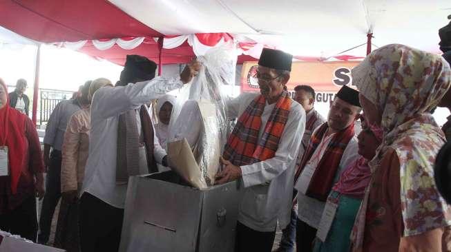Komisi Pemilihan Umum (KPU) RI menggelar simulasi pemungutan suara di Kepulauan Seribu, Jakarta, Sabtu (4/2).