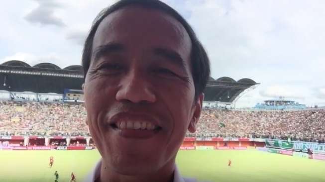 Jokowi Nge-Vlog di Piala Presiden, Ini Videonya