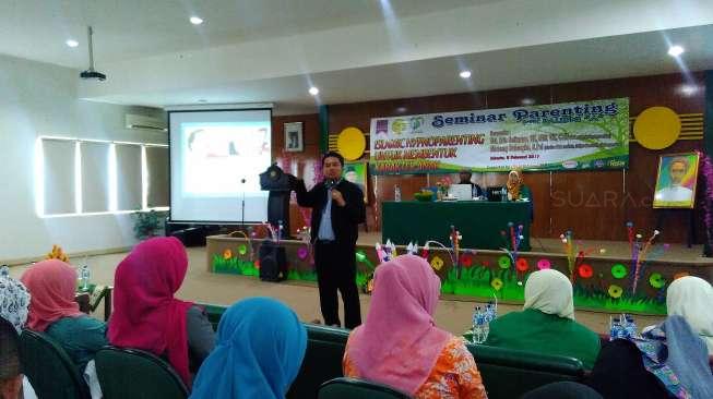 Lahirkan Generasi Beriman Lewat Islamic Hypnoparenting