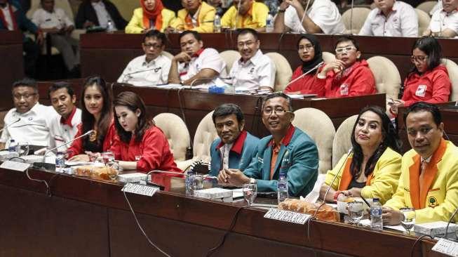 Rapat Dengar Pendapat (RDP) dengan Panitia Khusus (Pansus) Rancangan Undang-Undang Pemilu (RUU Pemilu) di Gedung Nusantara, Komplek Parlemen, Senayan, Jakarta, Rabu, (8/2).