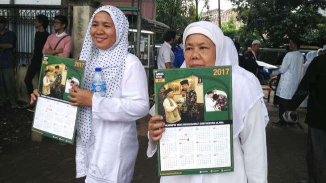 Kalender AHY Cium Tangan Ma'ruf Amin Diedarkan di Istigasah Akbar