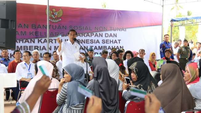 Bantuan Sosial Non Tunai, Jurus Jitu Jokowi Atasi Kemiskinan