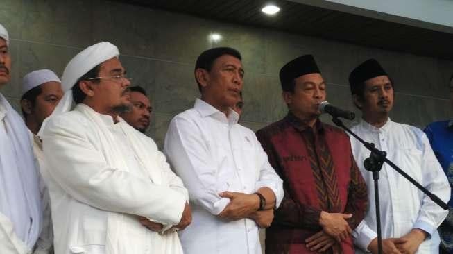 Hasil Pembicaraan dengan Rizieq Dilaporkan Wiranto ke Jokowi