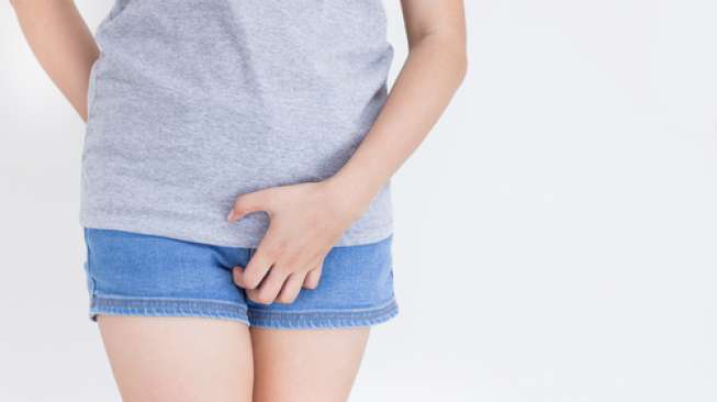 Ilustrasi selangkangan gatal karena alergi celana dalam. (Shutterstock)