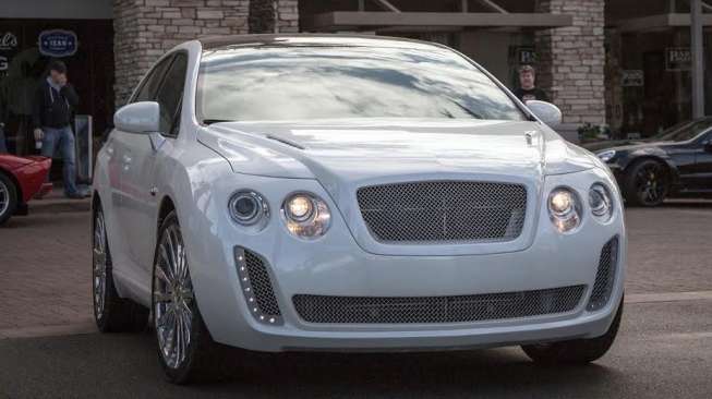 Mobil Toyota Ini Dipermak Hingga Mirip Bentley