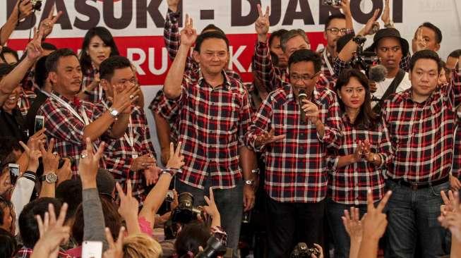 Pasangan calon Gubernur-Wakil Gubernur DKI Jakarta, Basuki Tjahaja Purnama (Ahok) dan Djarot Saiful Hidayat, mengunjungi markas pemenangan Rumah Lembang, Jakarta, Rabu (15/2).