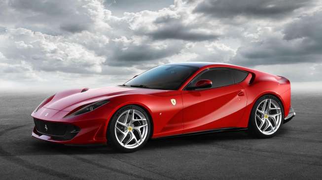 Ferrari 812 Superfast Bakal Debut Dunia di Genewa