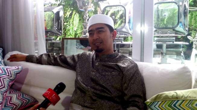 Ustadz Solmed ditemui di kawasan Pondok Labu, Jakarta Selatan, Sabtu (18/2/2017) [suara.com/Wahyu Tri Laksono]