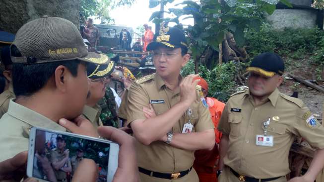 Tinjau Bukit Duri, Ahok Bingung Warga Belum Siap Pindah ke Rusun