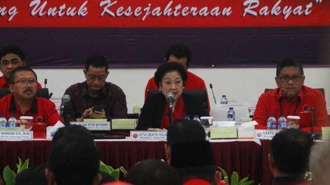 Rapat Koordinasi Nasional di Kantor DPP PDI Perjuangan, Menteng, Jakarta, Selasa (21/2).