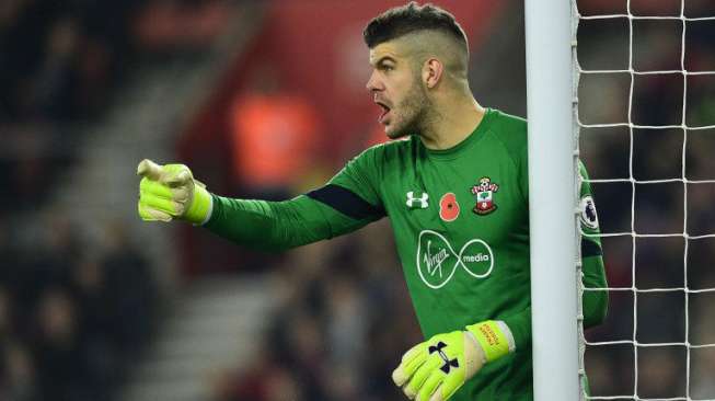 Tottenham Hotspur Resmi Boyong Kiper Fraser Forster