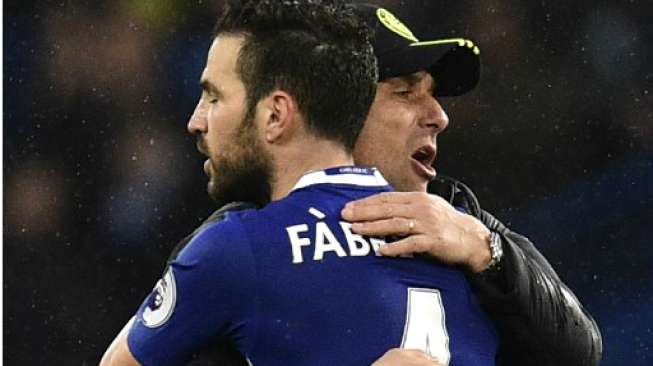 Diberi Kesempatan Langsung Cetak Gol, Conte Angkat Topi Buat Cesc