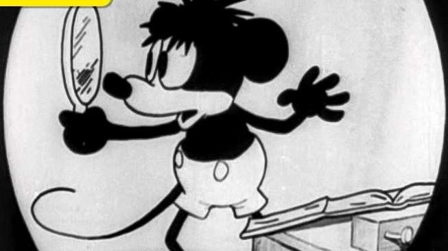 3 Alasan Mickey Mouse Pakai Sarung Tangan 1 Gambar Hitam