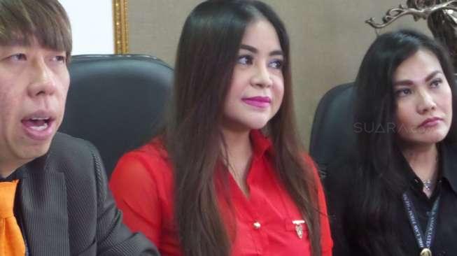 Annisa Bahar Desak Sandy Tumiwa Dimiskinkan