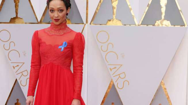 Ruth Negga di Oscar 2017. (FotoL Celebmafia)