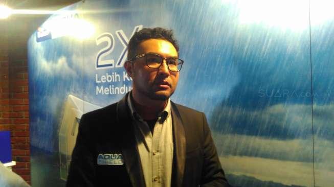 Surya Saputra saat ditemui di acara peluncuran produk waterproof Dulux Aquashield di Jakarta, Selasa (28/2/2017). (Suara.com/Dinda Rachmawati)
