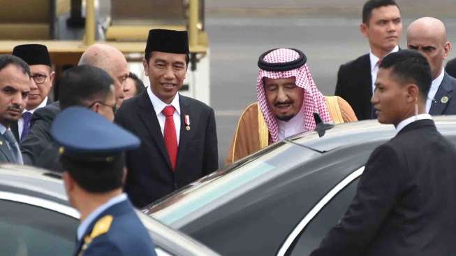 Kedatangan Raja Arab Saudi, Salman bin Abdul Aziz Al Saud, di Bandar Udara Halim Perdanakusuma, Jakarta Timur, Rabu (1/3)