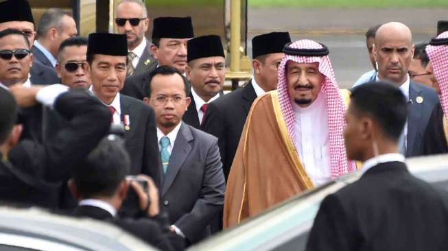 Kedatangan Raja Arab Saudi, Salman bin Abdul Aziz Al Saud, di Bandar Udara Halim Perdanakusuma, Jakarta Timur, Rabu (1/3)