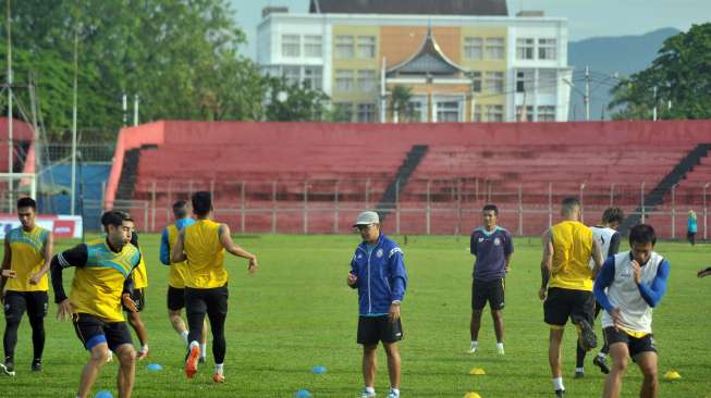 Main di Kandang Semen Padang, Arema Yakin Curi Poin