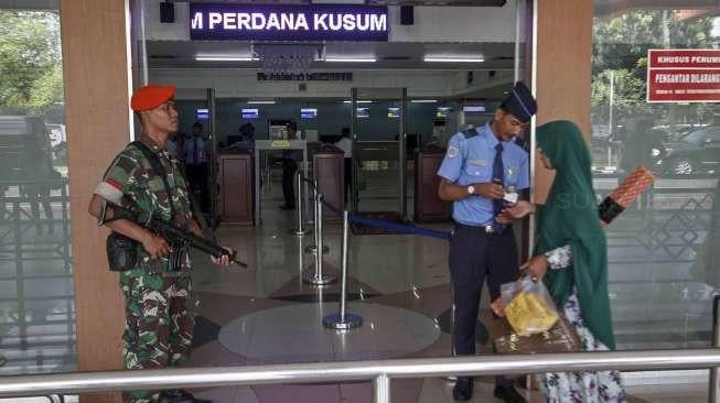 Dan langsung bertemu dengan Presiden Joko Widodo di Istana Bogor.     