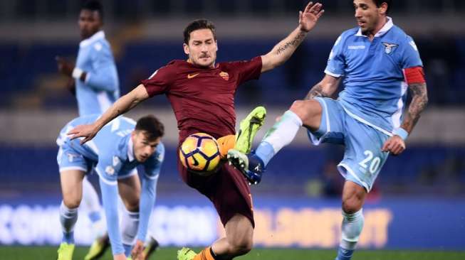 Totti Gagal Selamatkan Roma dari Amukan Lazio