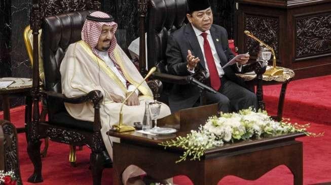 Raja Arab Saudi Salman bin Abdulaziz Al-Saud mengunjungi DPR, Jakarta, Kamis (2/3).