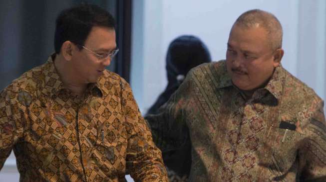 Menunjuk Jusuf Kalla sebagai Ketua Tim Persiapan Pelaksanaan Asian Games.