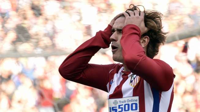 Lihat Torres Terbaring, Griezmann Masa Bodoh dengan Pertandingan