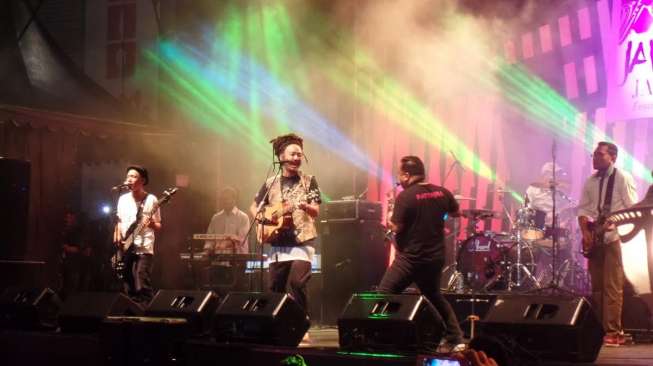 Ras Muhamad Goyang Penonton Java Jazz 2017 Lewat Reggae