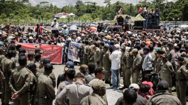 Komnas HAM: Kelompok Bersenjata Jadikan 1300 Warga Sebagai Tameng