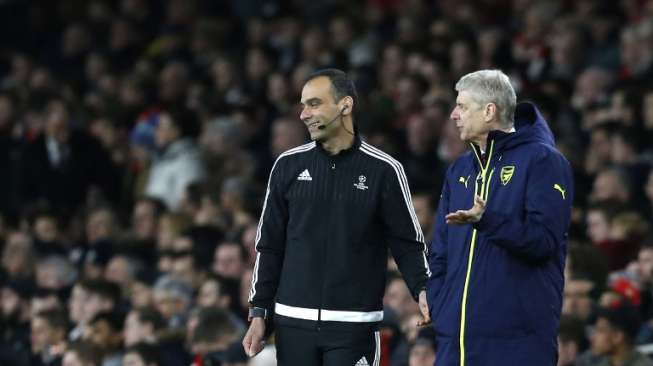 Arsenal Kembali Dibantai Bayern, Wenger Kecam Wasit