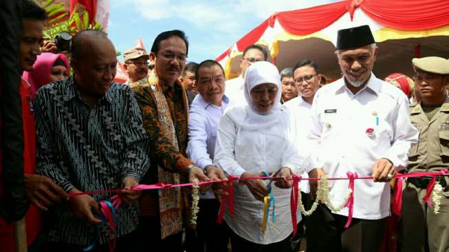 Mensos Resmikan Kampung Khusus Warga Miskin di Padang