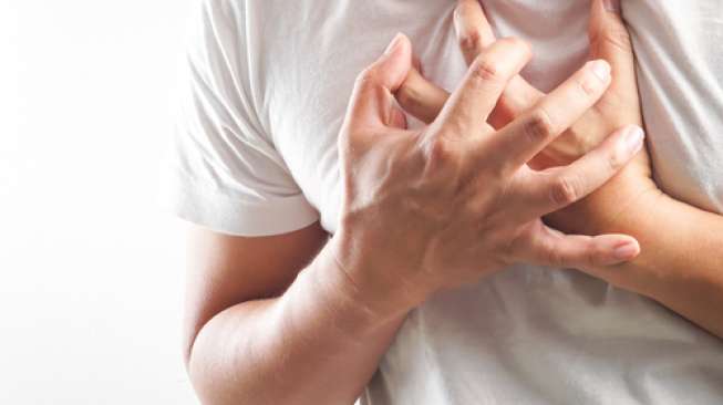 Ilustrasi serangan jantung, dada sesak, nyeri dada. (Shutterstock)