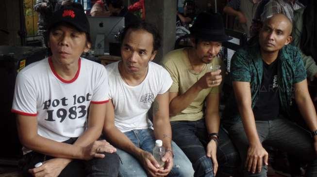 Ultah, Kaka "Slank" Dapat Kado Air Zam-zam hingga Nasi Liwet